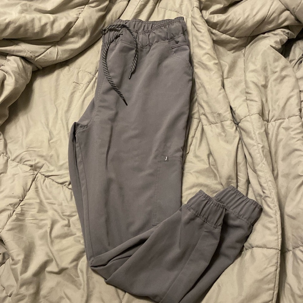 jaanuu jogger scrubs